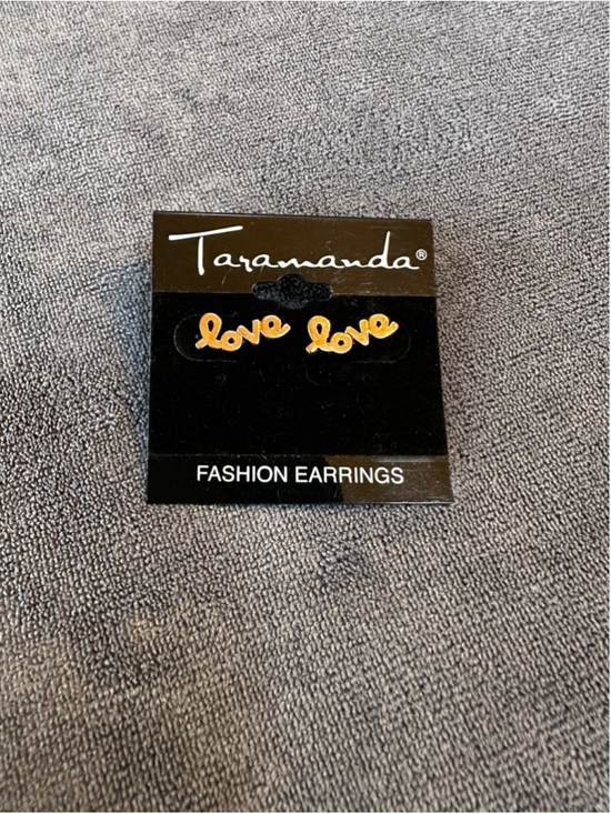 Taramanda Jewelry - Taramanda Gold Love Stud Earrings